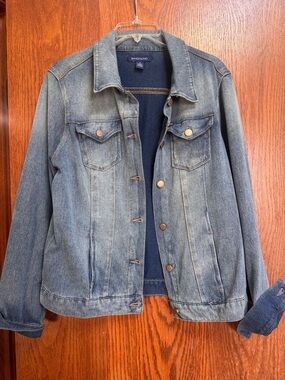 Bandolino Women’s Light Blue Denim Jacket size Medium
